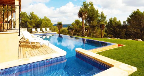 Is Villa Holiday in Turkey Better than Hotel    Holiday?