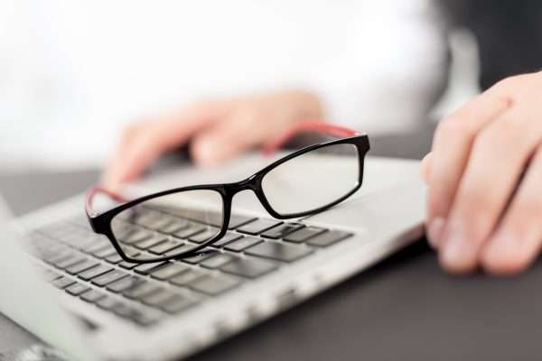 The Ease of Online Eyewear Shopping: A Modern Convenience