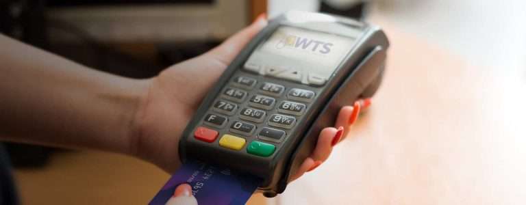 Do all card machines need an internet connection to accept payments?