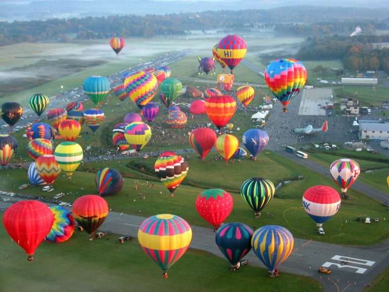 Wonderdays' Flying Experiences: Private Hot Air Balloon Ride for 2