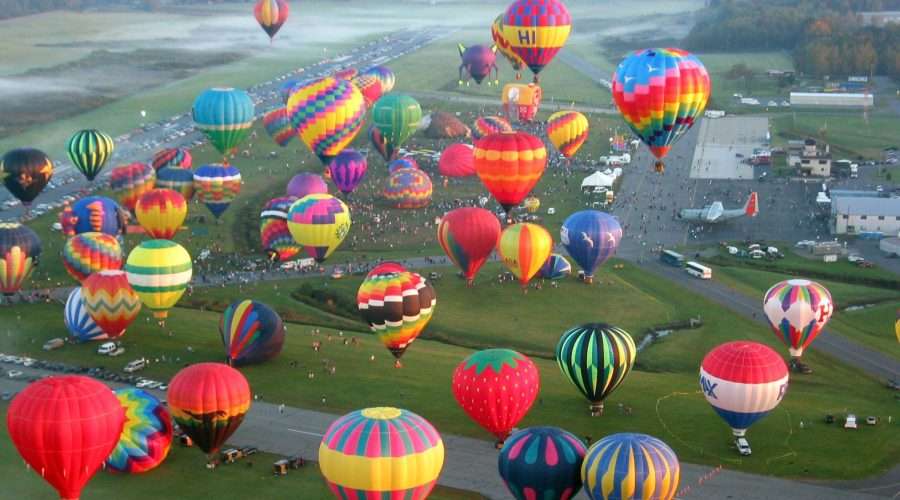 Wonderdays' Flying Experiences: Private Hot Air Balloon Ride for 2