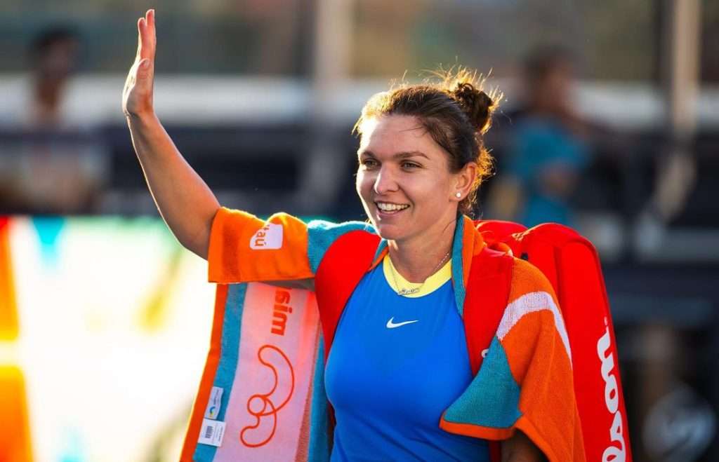 Simona Halep at Tennis court