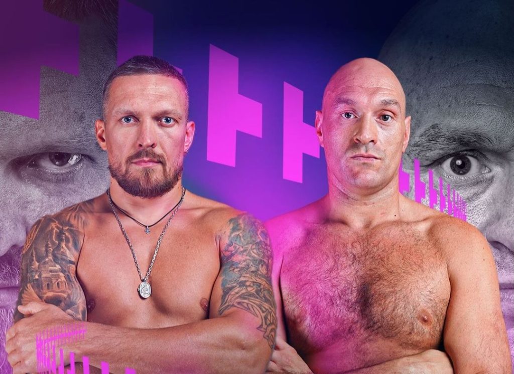 Fury and Usyk posing for the match