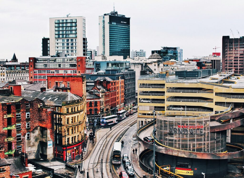 Many buildings in the city