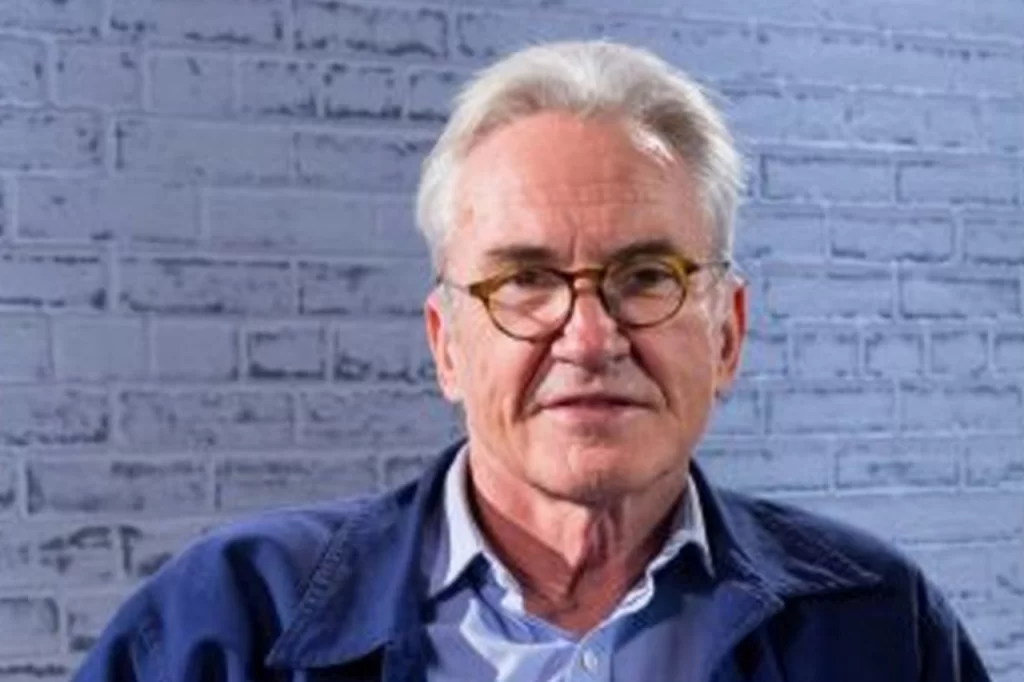 Larry Lamb