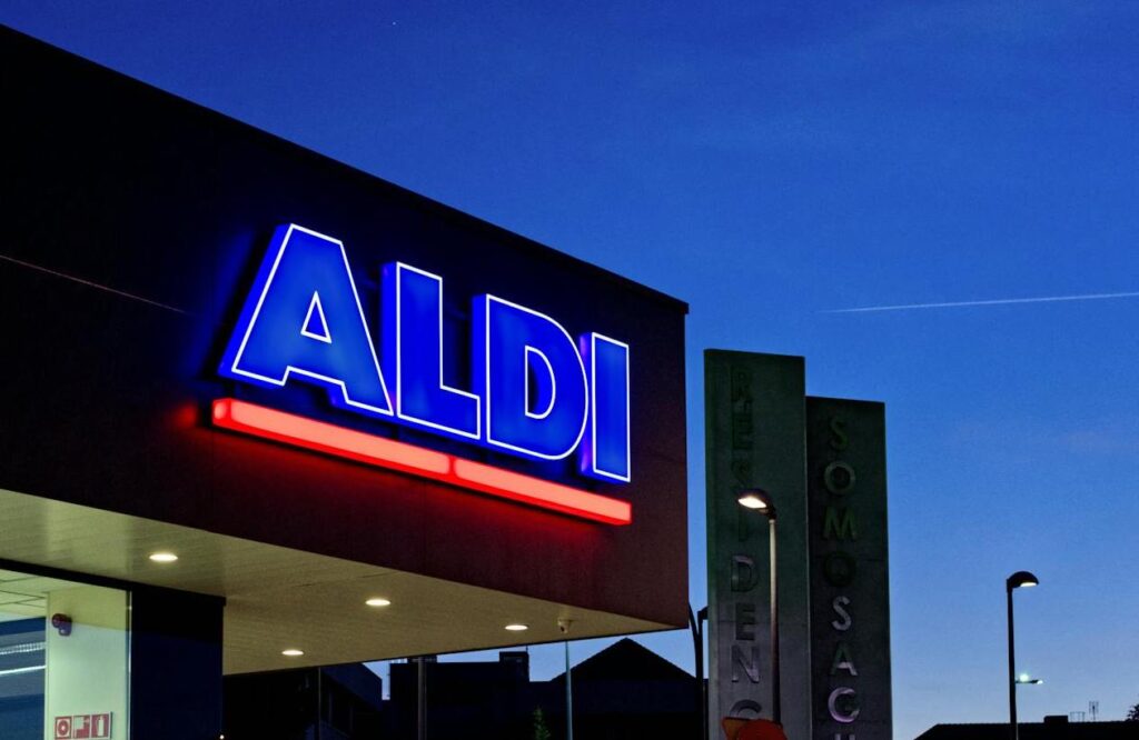 Aldi wage increase announcement 2025